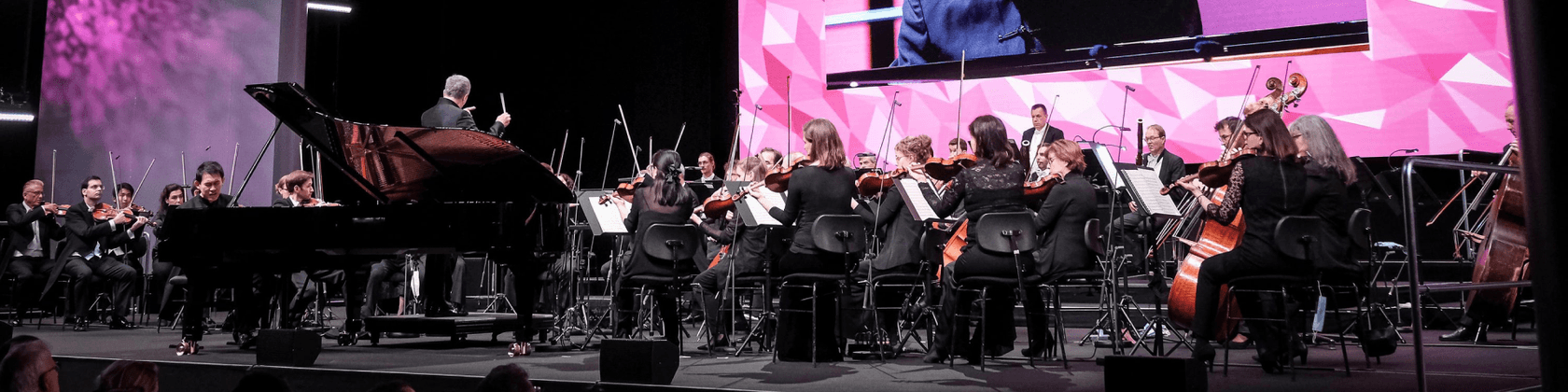 Beethoven Orchester on stage